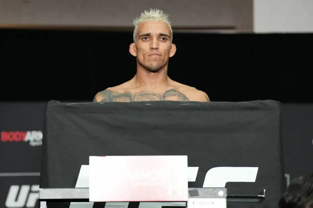 Charles Oliveira misses weight UFC 274