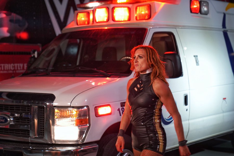 Becky Lynch and Shayna Baszler will meet at WrestleMania