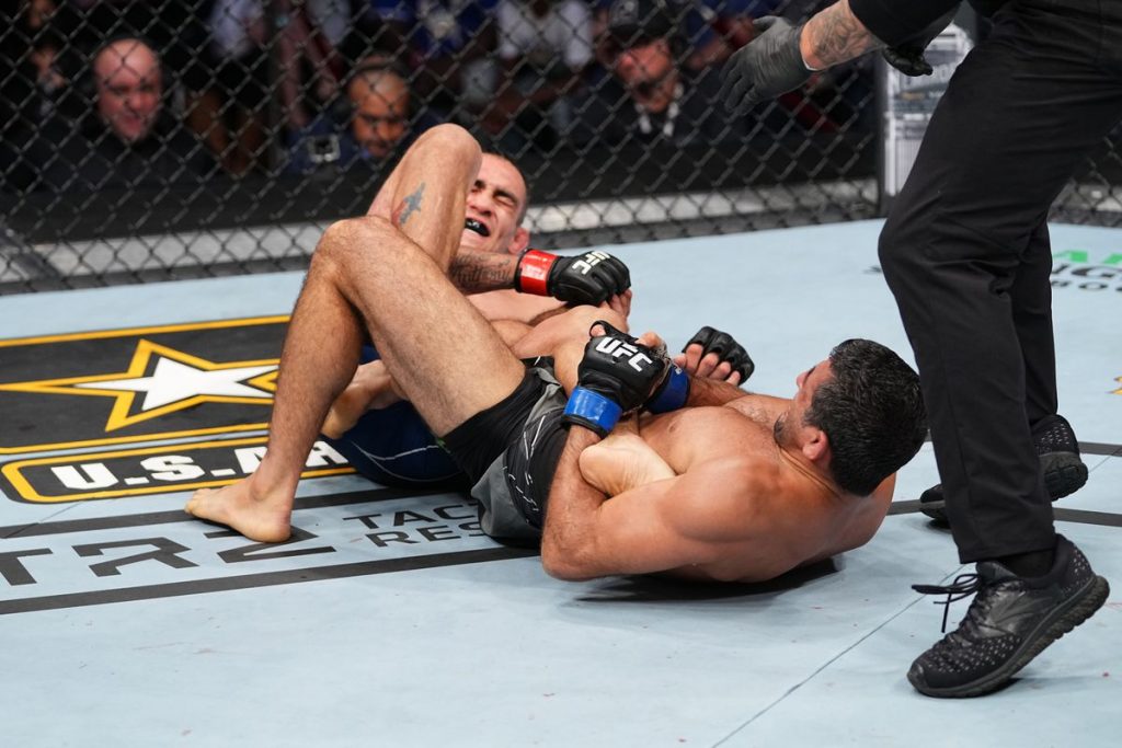 Tony Ferguson surviving Beneil Dariush's heel hook