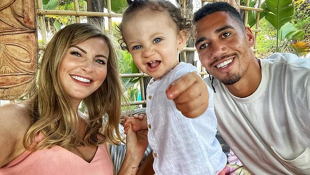 Chris Smalling with his wife and children. (Credit: Instagram)