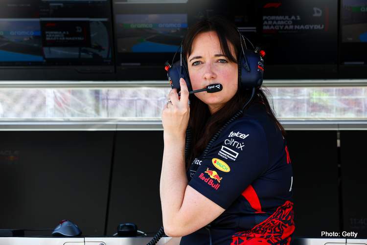 Hannah Schmitz 2025 – Net Worth, Salary, Records, and Endorsements