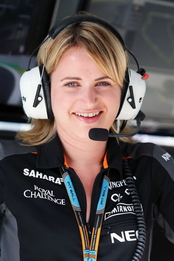 Who is Bernadette Collins? What is her role in Formula 1 (F1)? 4 026a62 b3524229b3f040bcbf68d4e0131a5ef7mv2