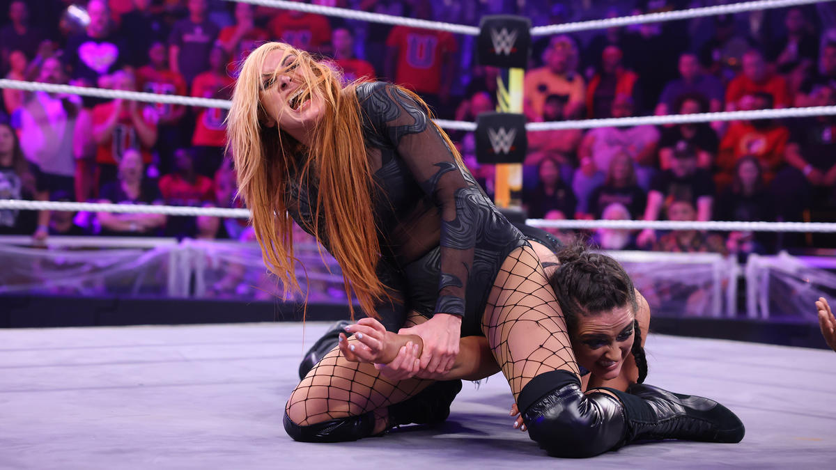 Becky Lynch has just 4 words after Lyra Valkyria becomes new NXT Women’s Champion 1 Becky Lynch and Lyra Valkyria