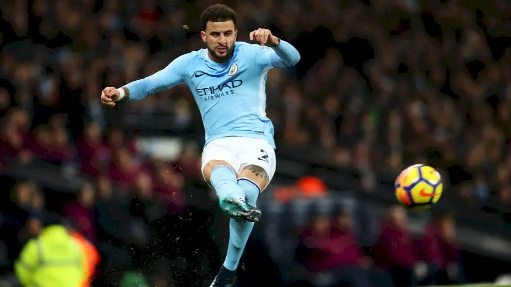 Man City defender Kyle Walker passes the ball. (Getty Images)