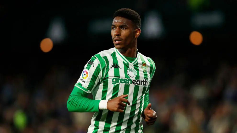 Junior Firpo in action for Real Betis
