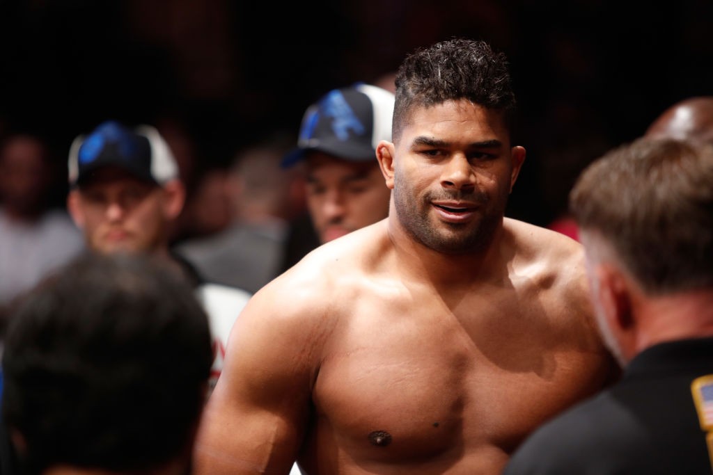 Alistair Overeem lip