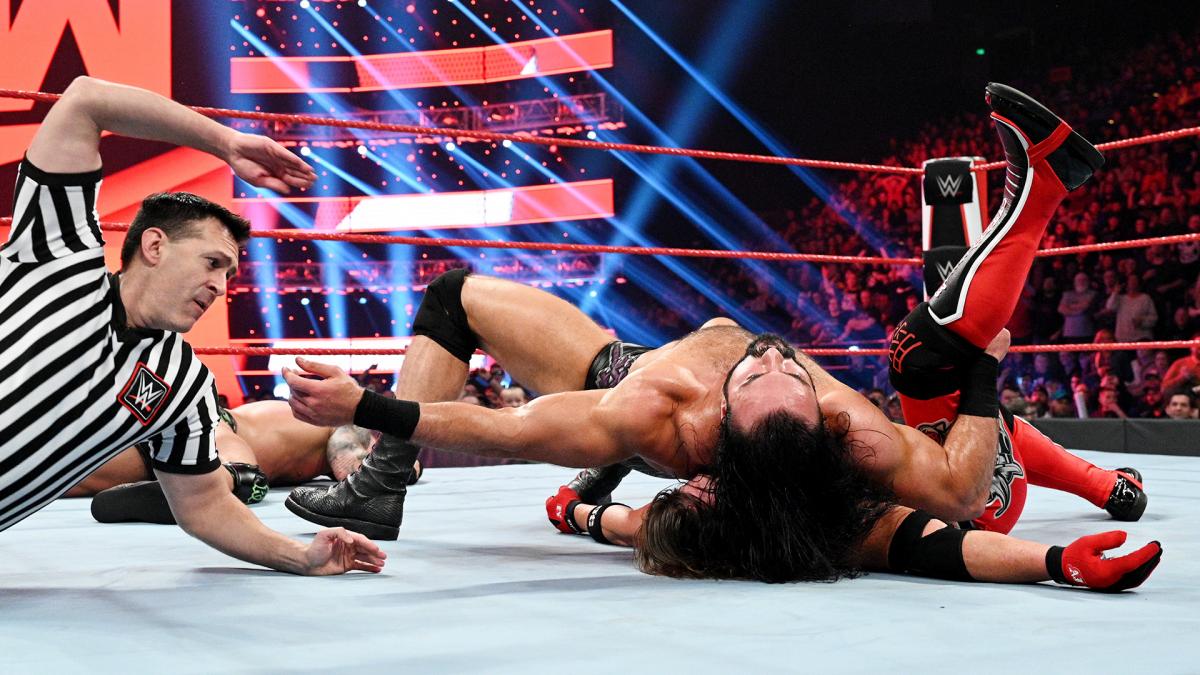 wwe raw fight