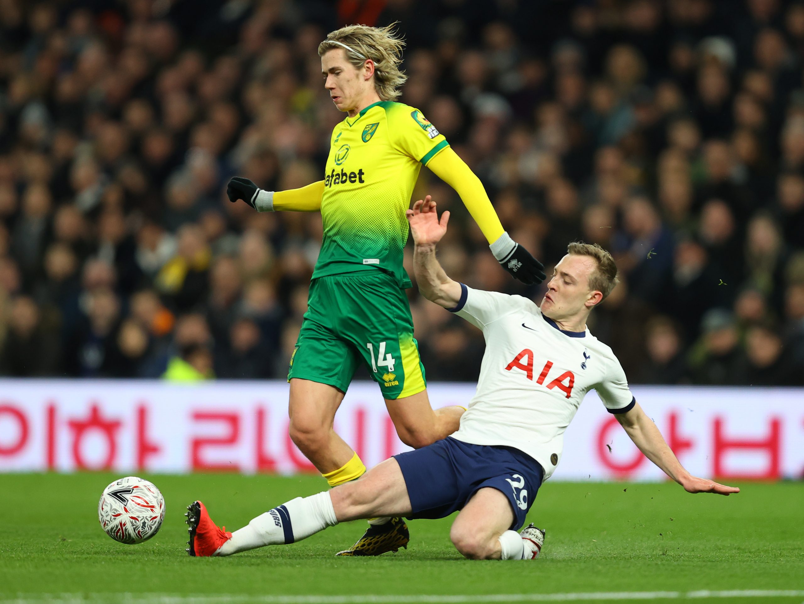 Todd Cantwell (L) in action Tottenham (Getty Images)