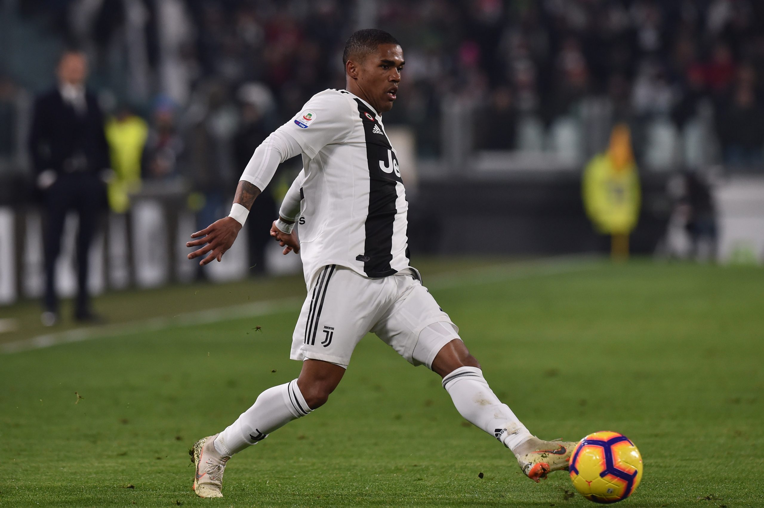 Forget it Solskjaer - Man United would be better off not making a move for this 29-year-old Brazilian veteran 3 Douglas Costa has struggled with form and fitness in the last two seasons (Getty Images)