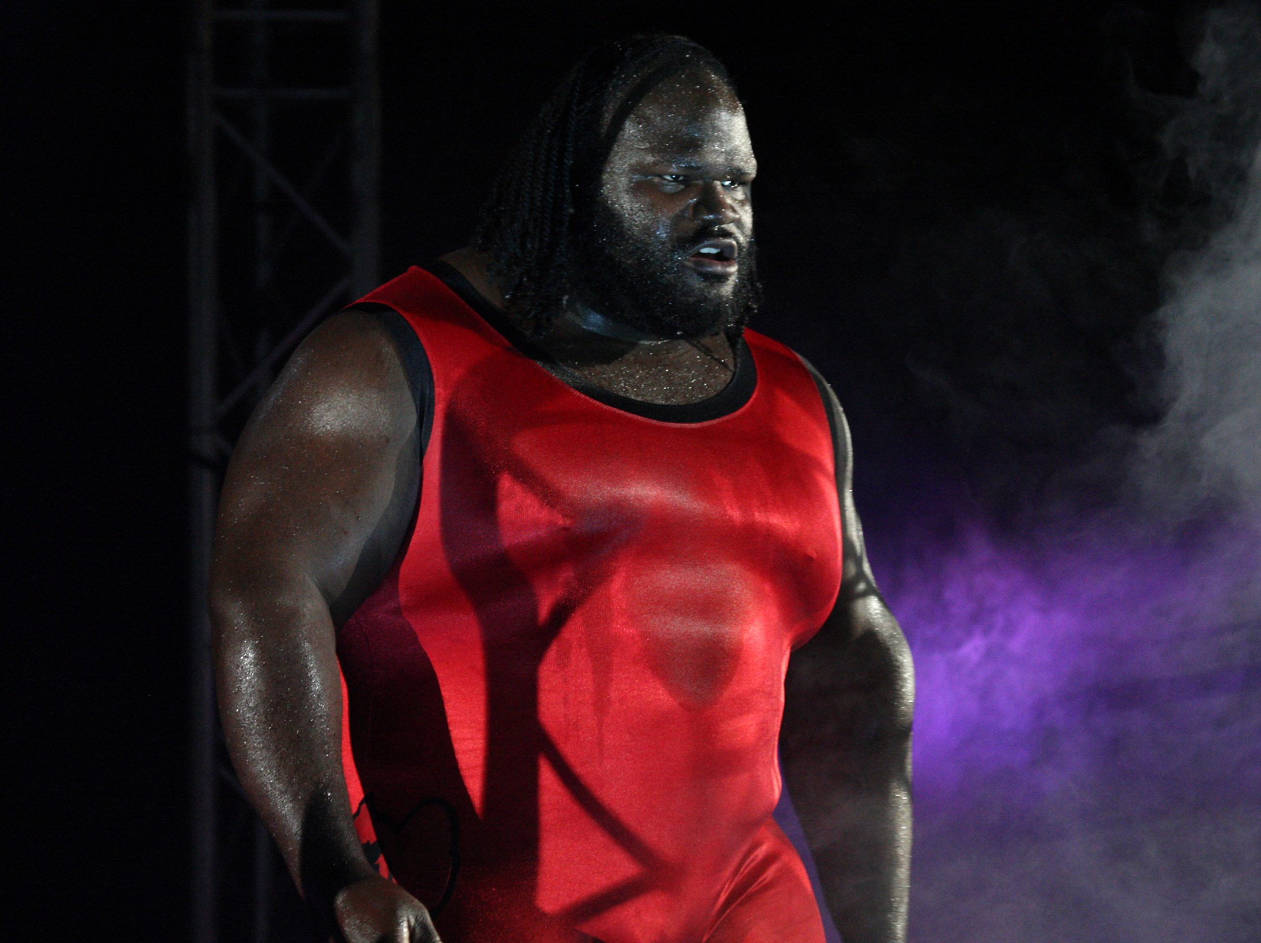 (Watch) Former WWE star Mark Henry defies gravity to dunk ball during old All-Star game 1 Mark Henry during his WWE days