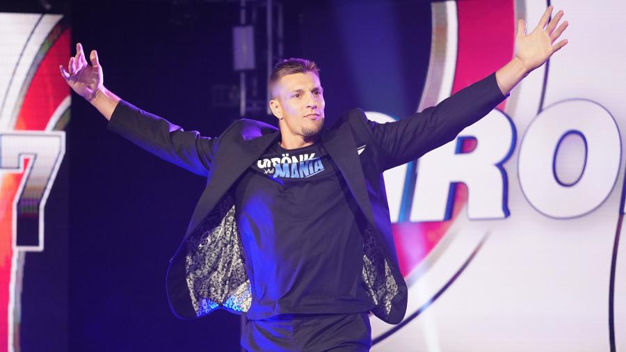 Rob Gronkowski signed a contract with WWE in March 2020