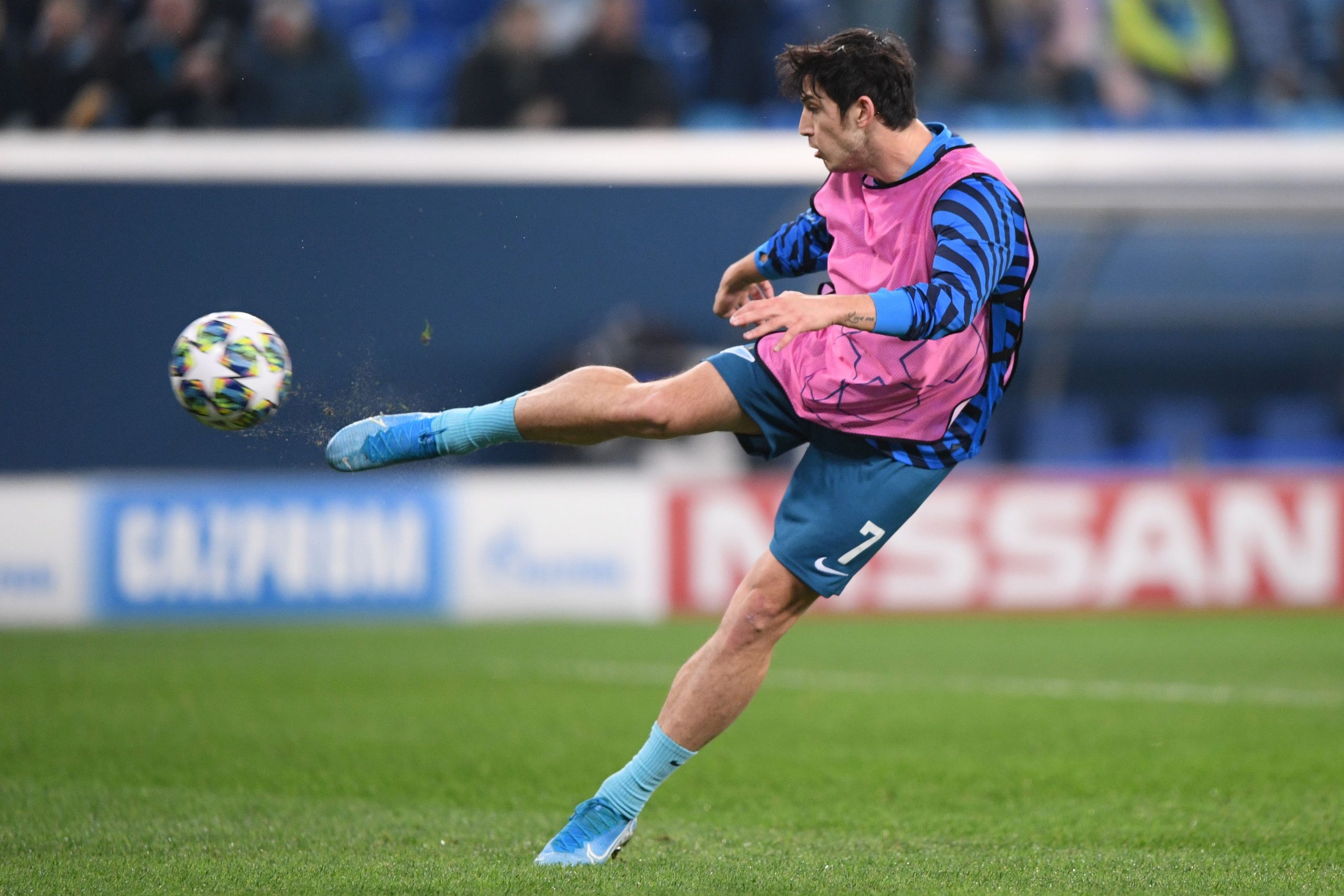 Zenit St. Petersburg's Iranian forward Sardar Azmoun warms up prior to the UEFA Champions League match against Lyon on November 27, 2019.