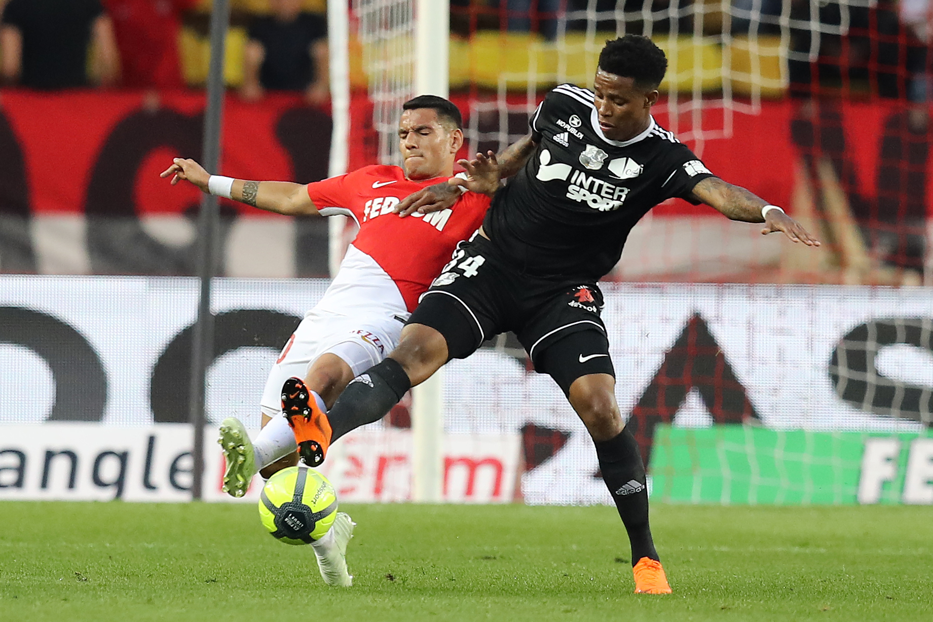 Bongani Zungu (R) in action against AS Monaco in Ligue 1 (Getty Images)