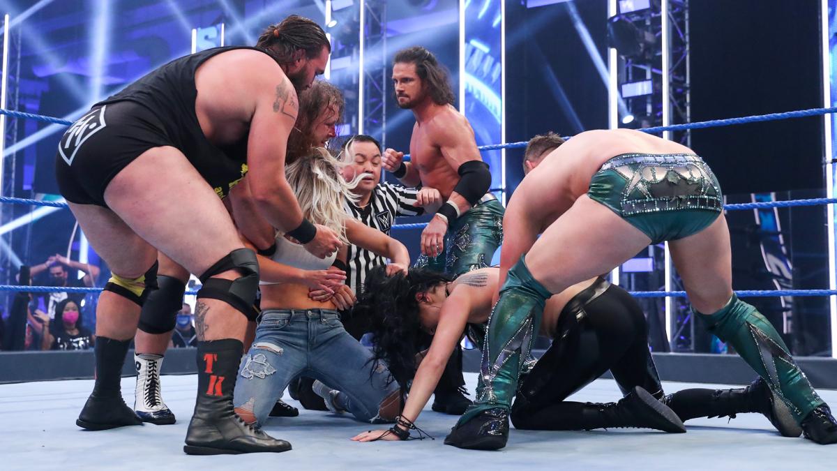 There was a huge brawl between the six stars on SmackDown