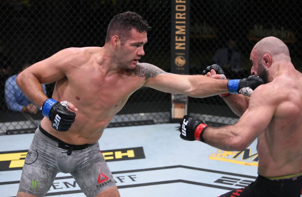 Chris Weidman in action against Omari Akhmedov