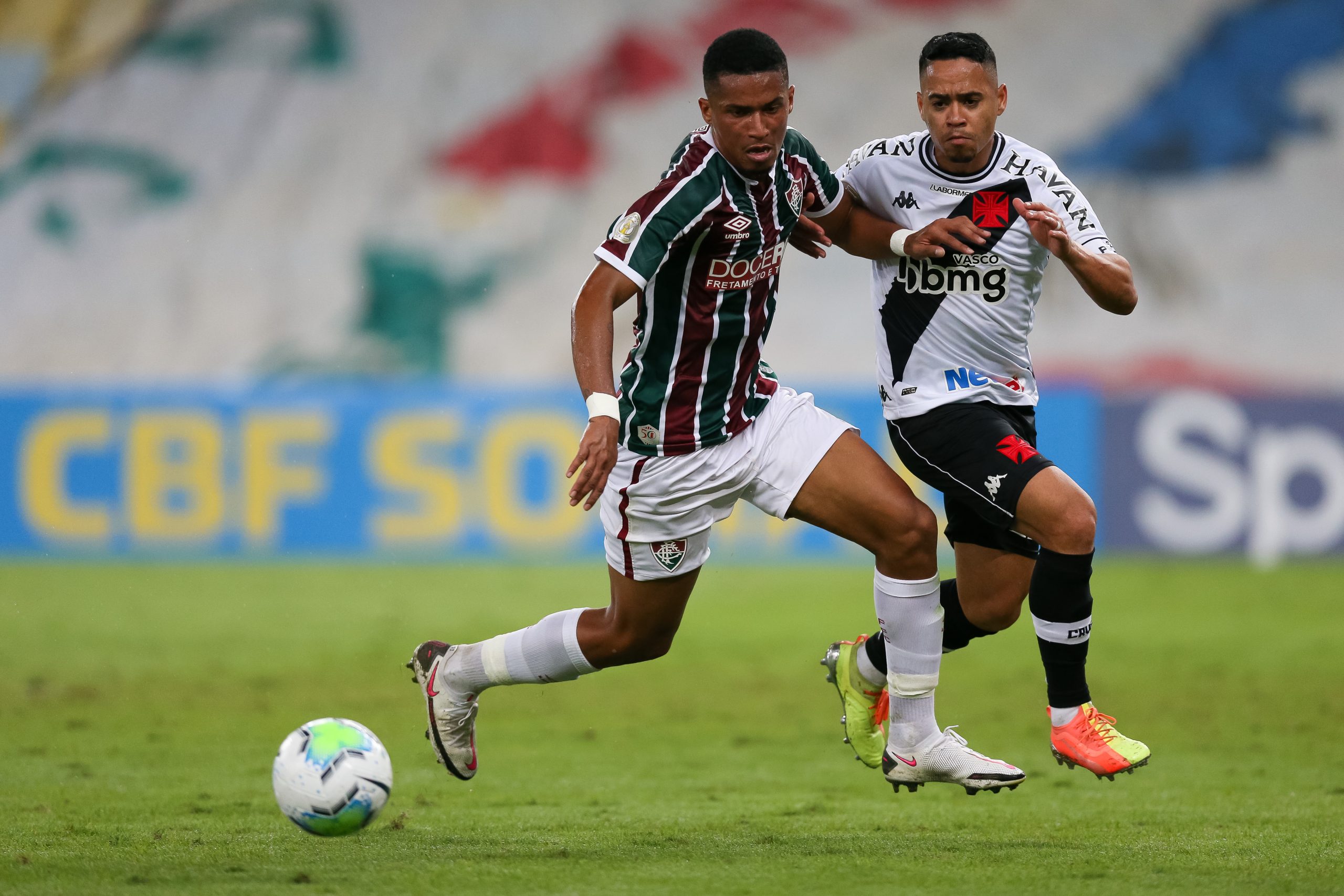 Marcos Paulo (L) in action against Vasco da Gama (Getty Images)