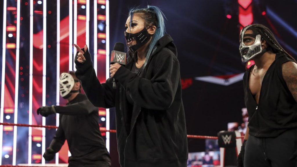 Mia Yim, also known as Reckoning, used to sport an all-black outfit with Retribution. (WWE)