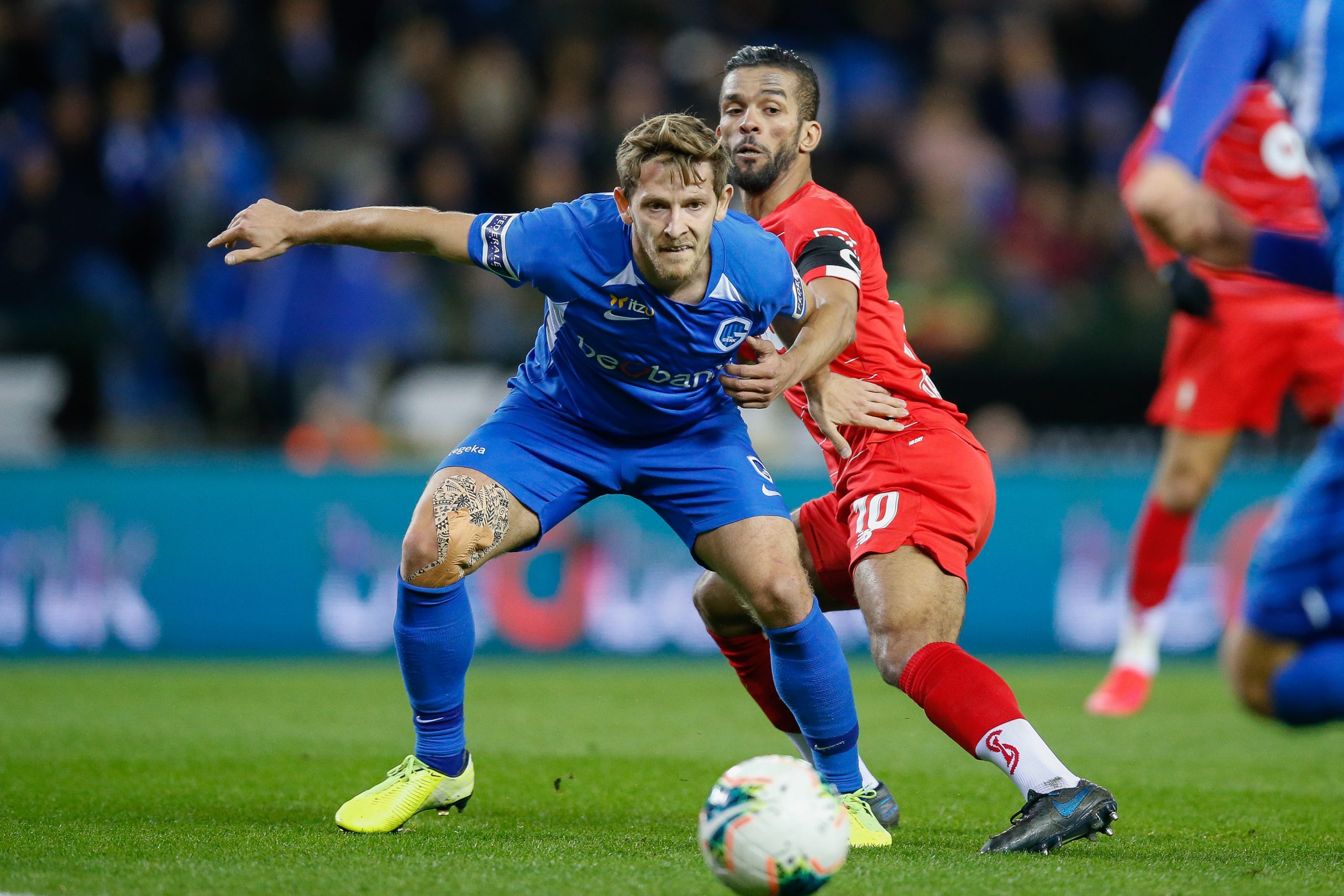 Patrik Hrosovsky (L) in action against Standard Liege (Getty Images)