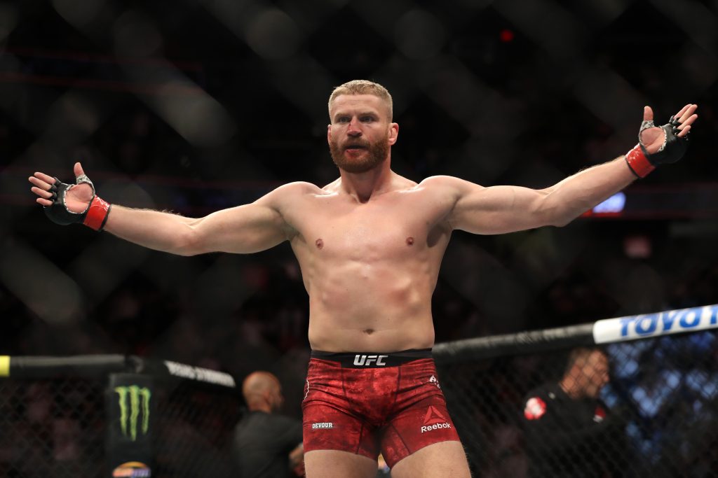 Leon Edwards shares prediction for Israel Adesanya vs Jan Blachowicz at UFC 259.