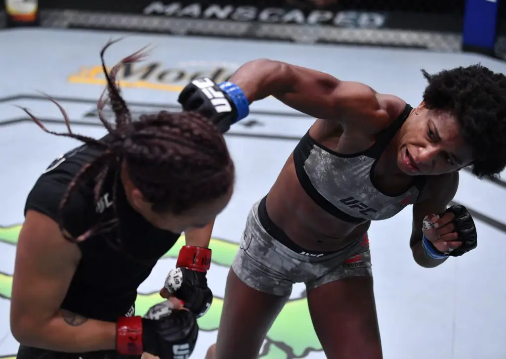 Angela Hill lost to Michelle Waterson in a close fight
