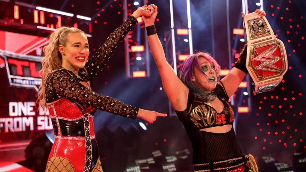 Lana (L), Asuka (R), and Mandy Rose have teamed up a few times on RAW in the past few months.
