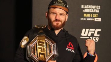 Jan Blachowicz with the UFC light heavyweight belt. (imago Images)