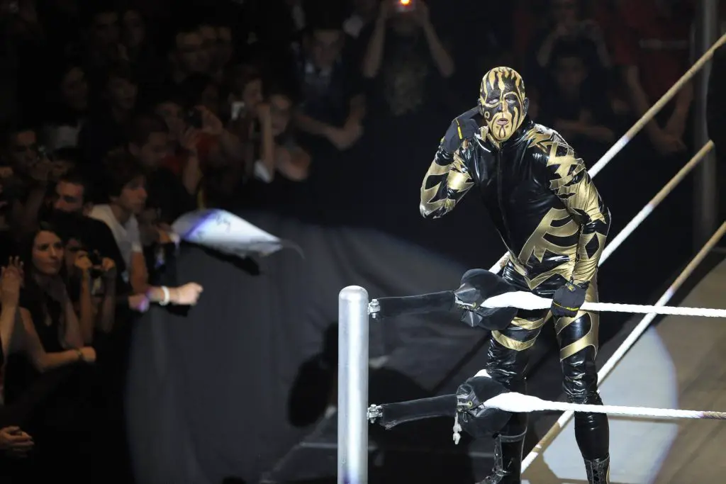 Goldust in action on WWE RAW in 2010. (imago Images)