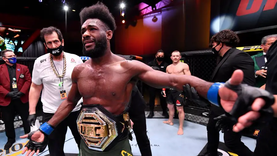 Aljamain Sterling won the UFC Bantamweight title thanks to an Illegal knee from Petr Yan