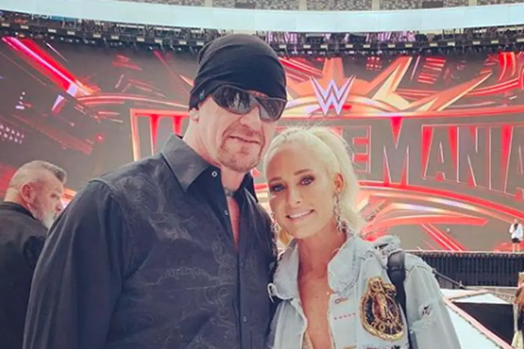 The Undertaker with wife Michelle McCool (Cagesideseats.com)