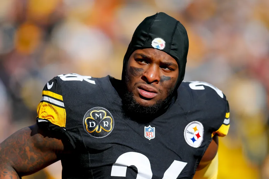 Le'Veon Bell has a net worth of $12 million