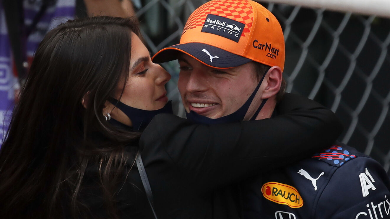 Ферстаппен келли. Макс Ферстаппен и Келли пике 2021. Kelly Piquet. Kelly Pique and Verstappen. Kelly Piquet Red bull.