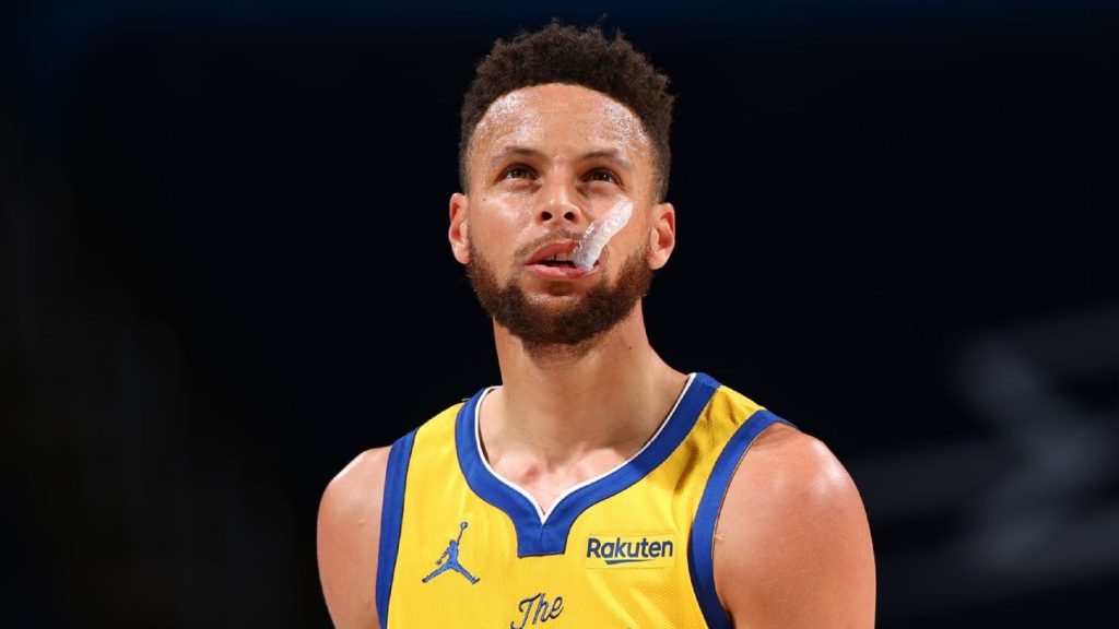 Stephen Curry injury against Dallas
