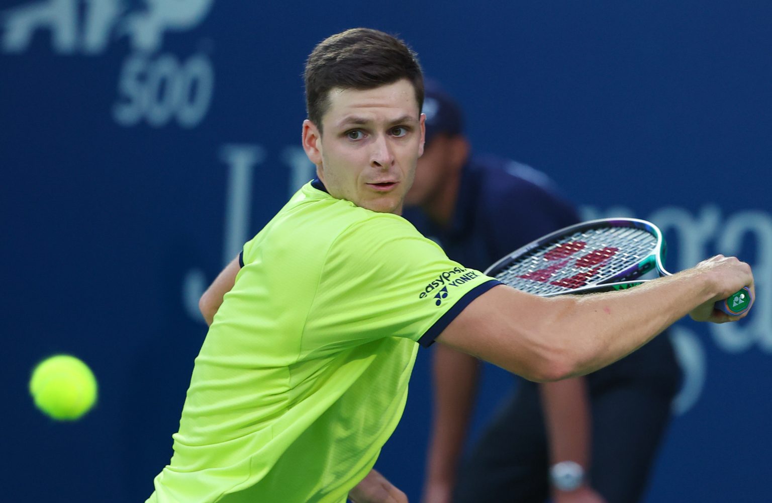 Who is the girlfriend of tennis star Hubert Hurkacz?