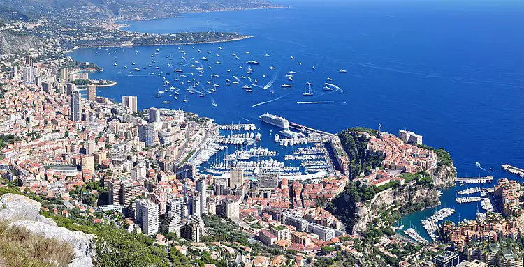 750px Panorama von Monaco La Turbie