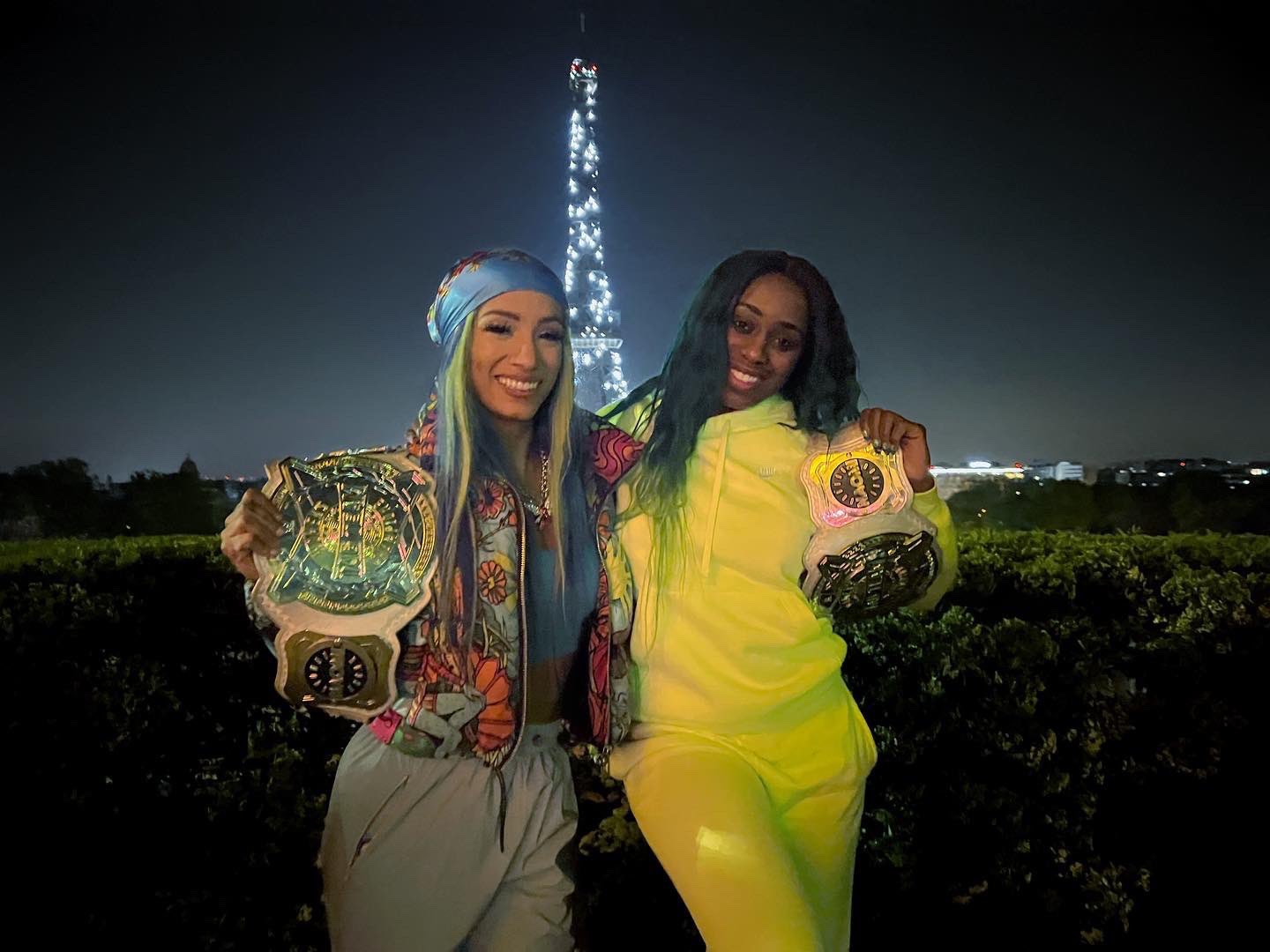 Sasha Banks Naomi