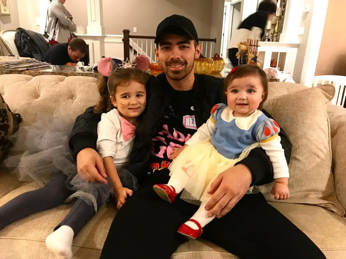 Revisit Sophie Turner and Joe Jonas Sweetest Moments With Nieces 11