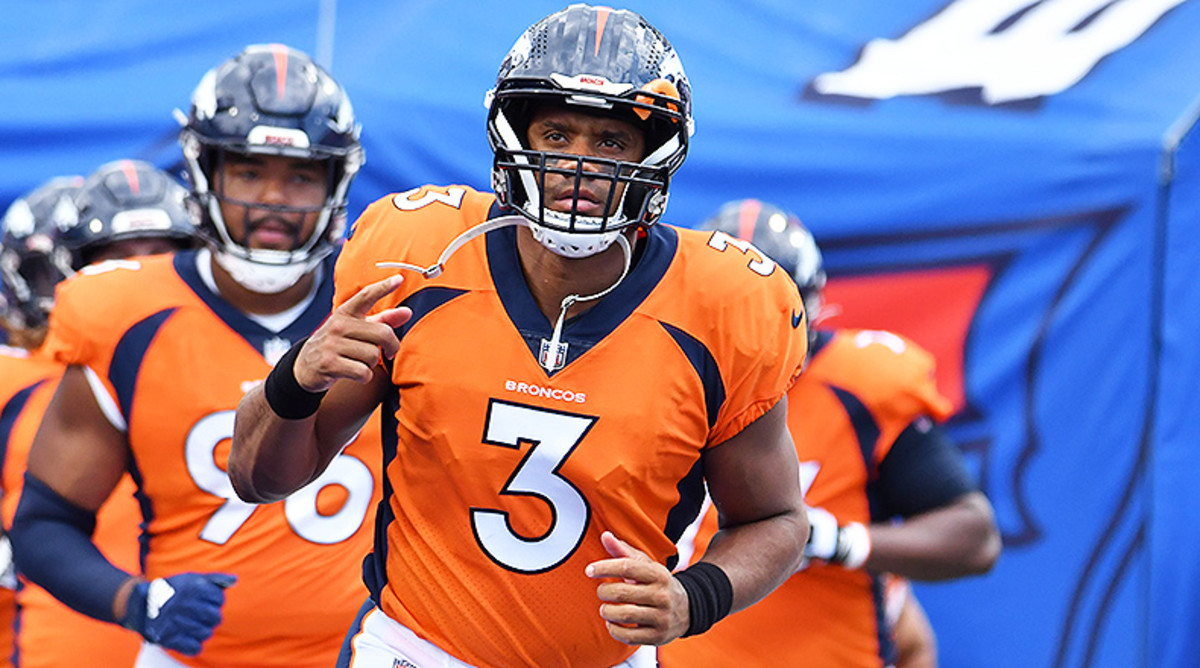 <strong>Russell Wilson might throw fewer TouchDowns than the number of bathrooms in his $25 Million mansion</strong> 2 Russell Wilson
