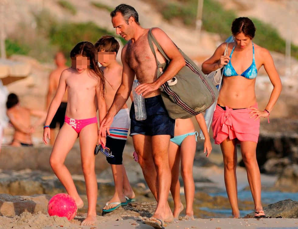 Alex Corretja with his family