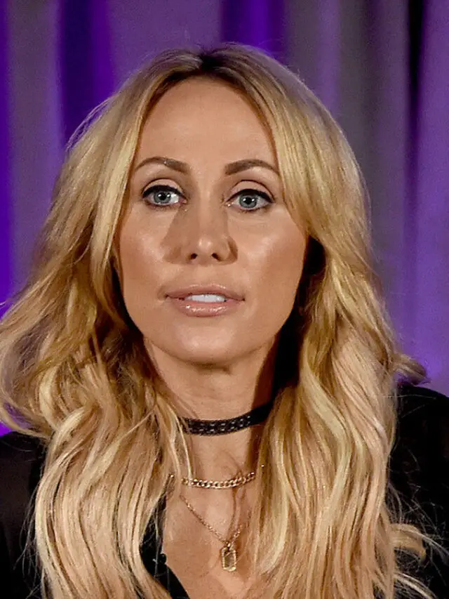 Tish Cyrus is engaged to Dominic Purcell of Prison Break.
