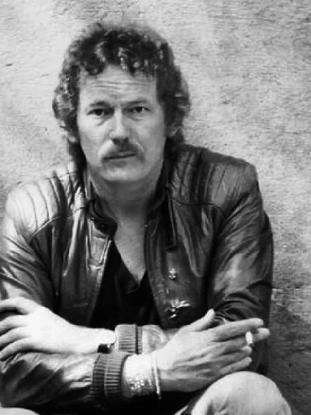 Who was Gordon Lightfoot? How did he die?
