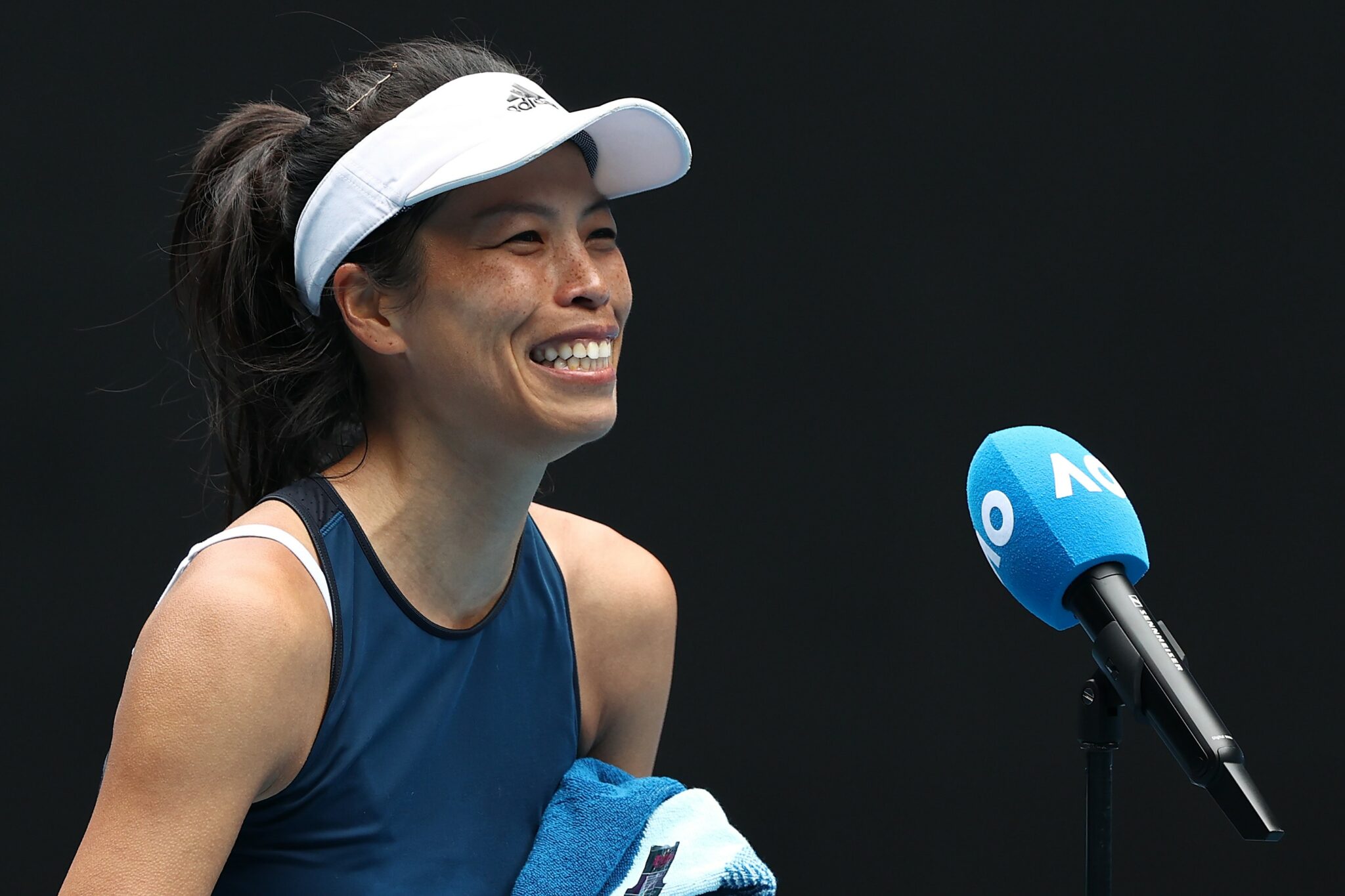 Nina hsieh 326n h. Su-Wei Hsieh. Hsieh Tongliang. Silvia Hsieh телеведущая. Hsieh Yingshiuan.