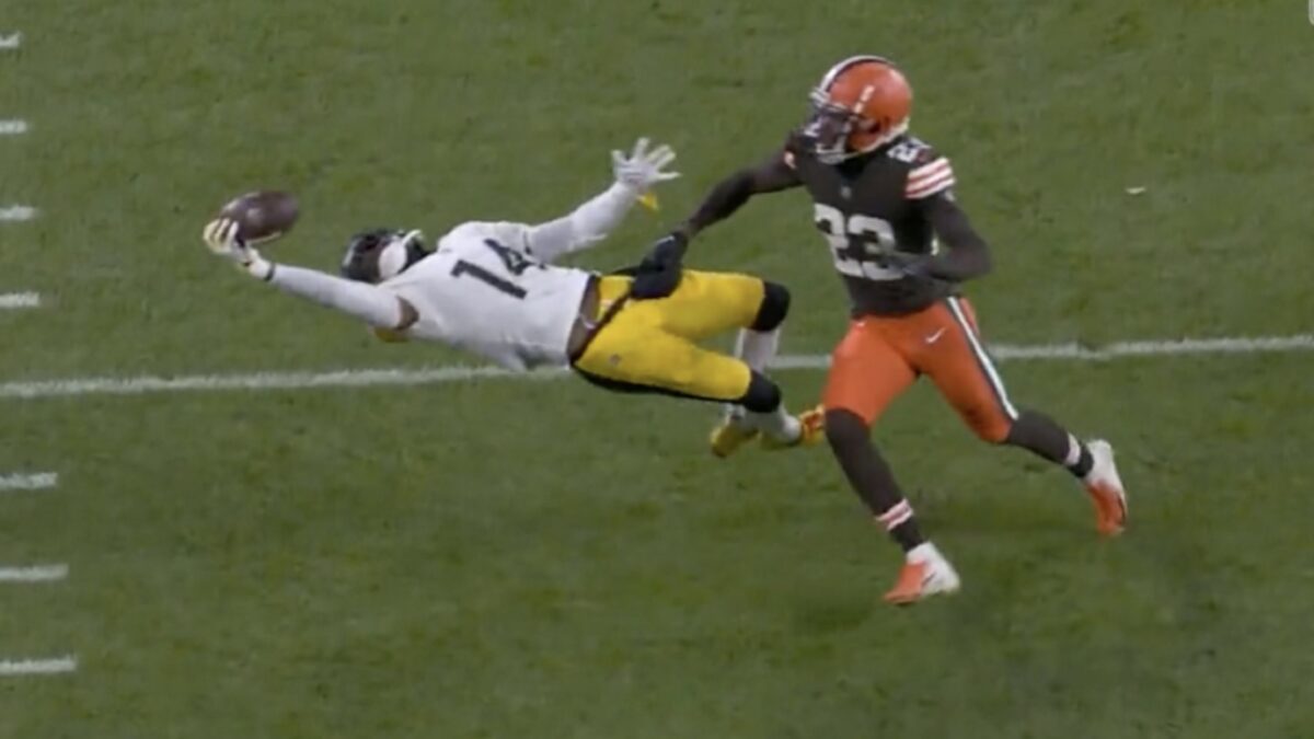 “Is this better than OBJ”: NFL World goes crazy after Steelers Rookie WR George Pickens produces an insane catch against the Browns 1 George Pickens