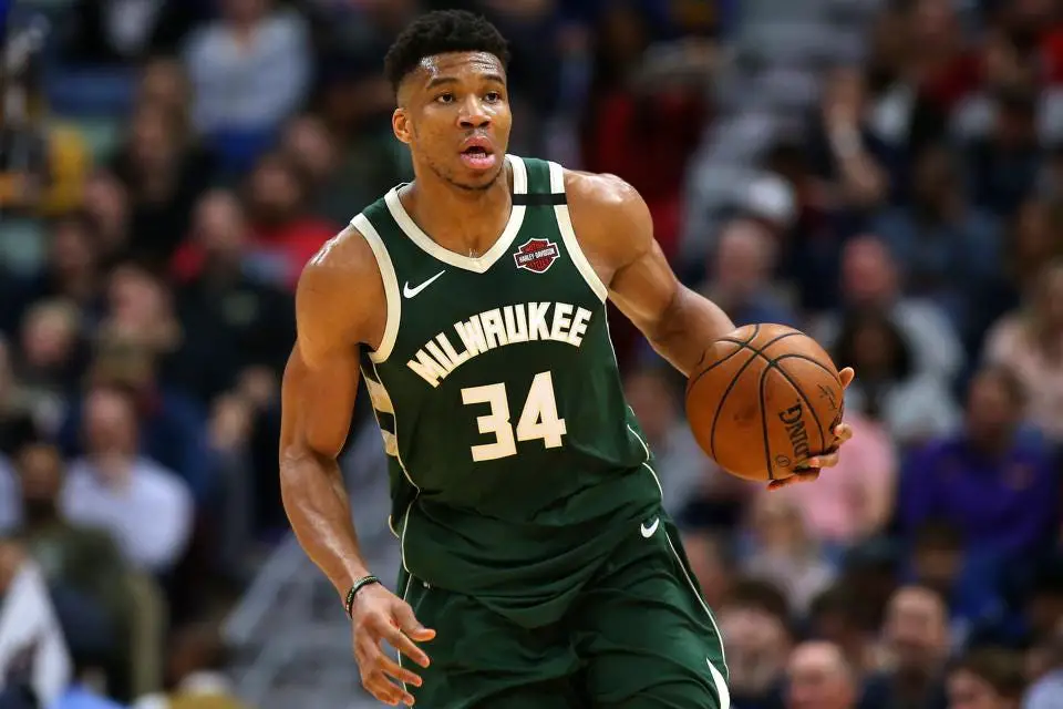 This image has an empty alt attribute; its file name is giannis-9.jpg