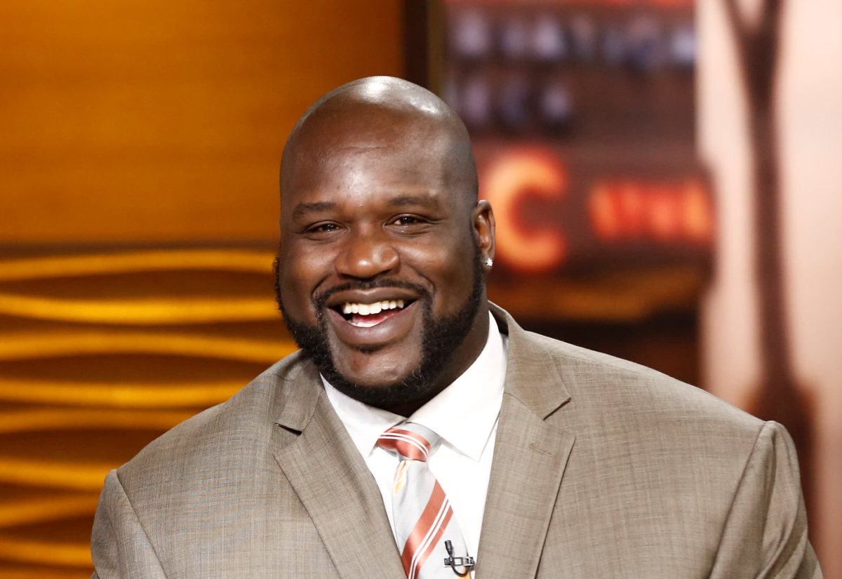 <strong>Does Shaq (Shaquille O'Neal) own Papa Johns? </strong> 2 Does Shaq own Papa Johns