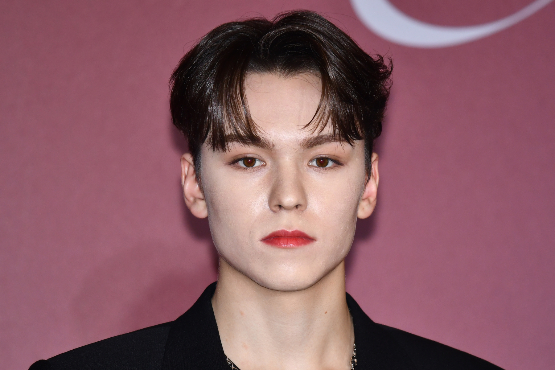Who is Vernon (SEVENTEEN)? Where is he from?