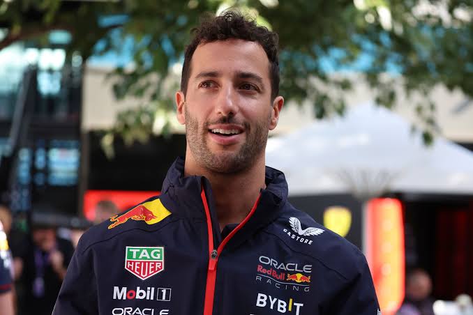 How is Will Arnett related to Daniel Ricciardo in F1?