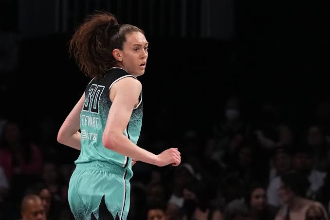 Is Breanna Stewart deaf? What is the truth about this rumour? 4 Breanna Stewart
