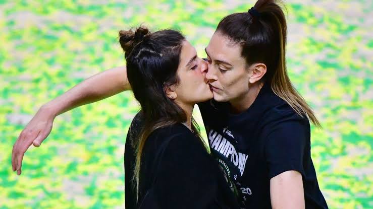 Is Breanna Stewart gay? Who is she married to? 4 Breanna Stewart and Marta Xargay