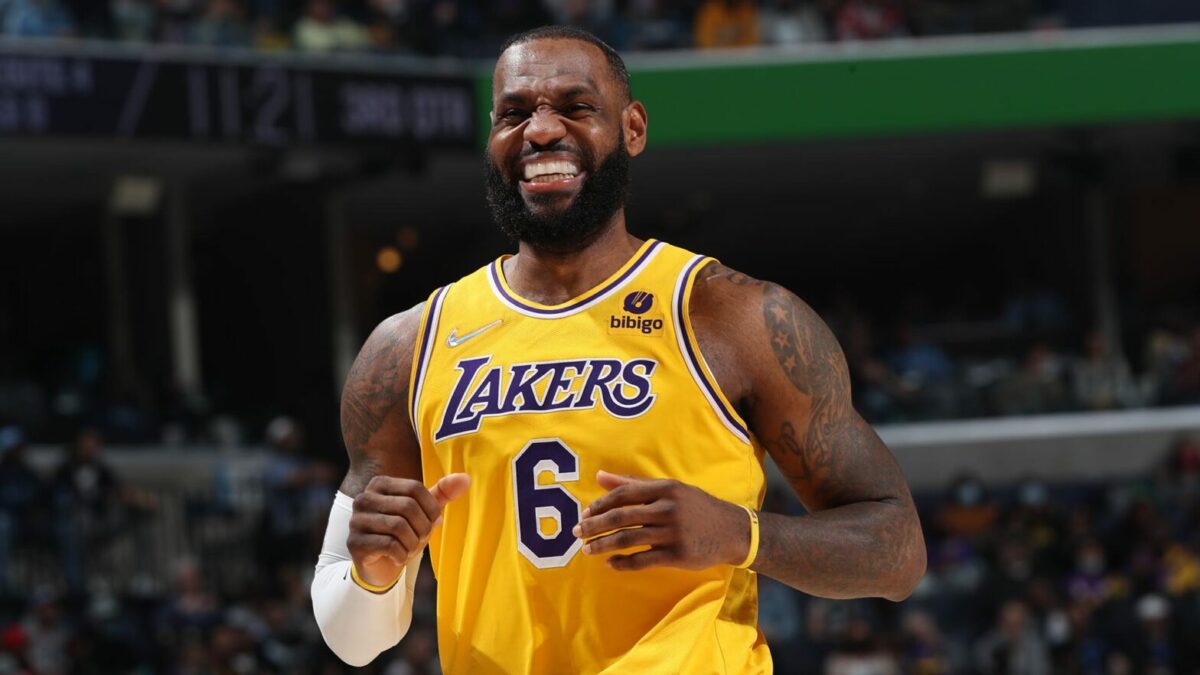 lebron james smiles archive 1568x882 1