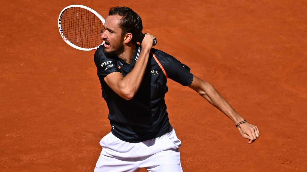Lacoste x Daniil Medvedev: How much is the Russian paid as a part of his deal with the French company? 2 medvedev-roland-garros-2023-insights-preview